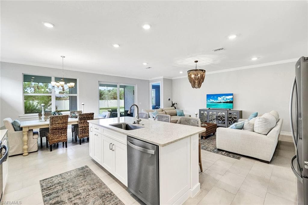 267 Tamarindo LN, NAPLES FL 34114-12