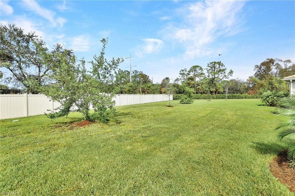 267 Tamarindo LN, NAPLES FL 34114-27