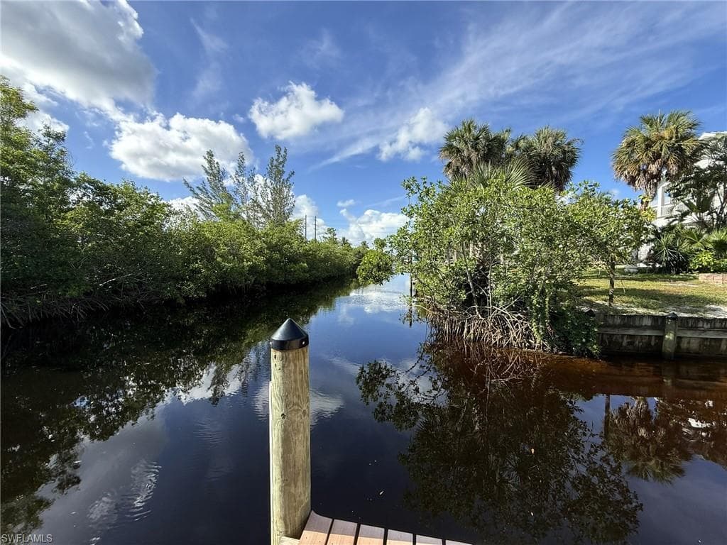 6129 Lake Front DR, FORT MYERS FL 33908-14