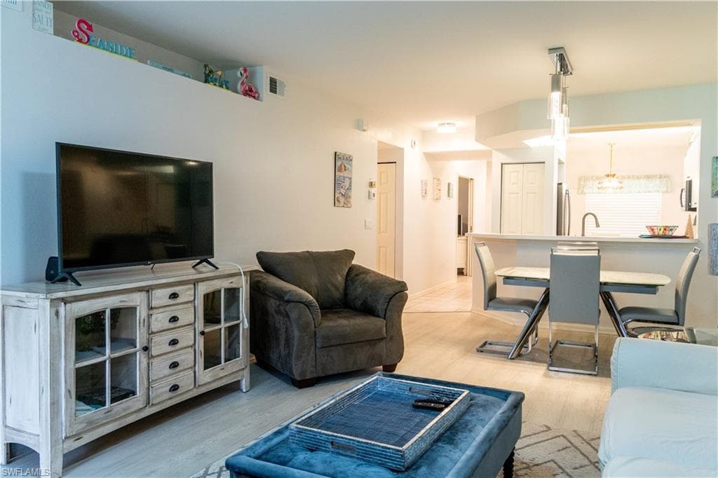 2526 Orchid Bay DR # 102, NAPLES FL 34109-16