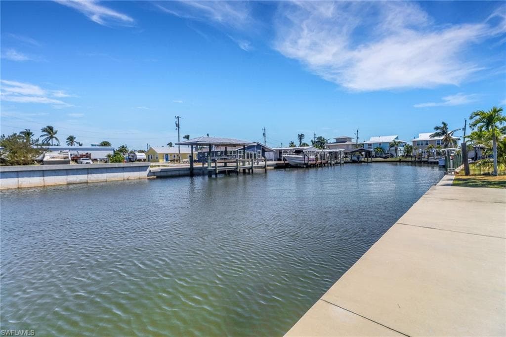 2567 Cay CV, MATLACHA FL 33993-5