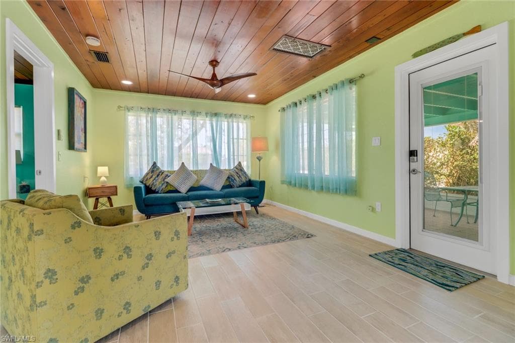 2567 Cay CV, MATLACHA FL 33993-8