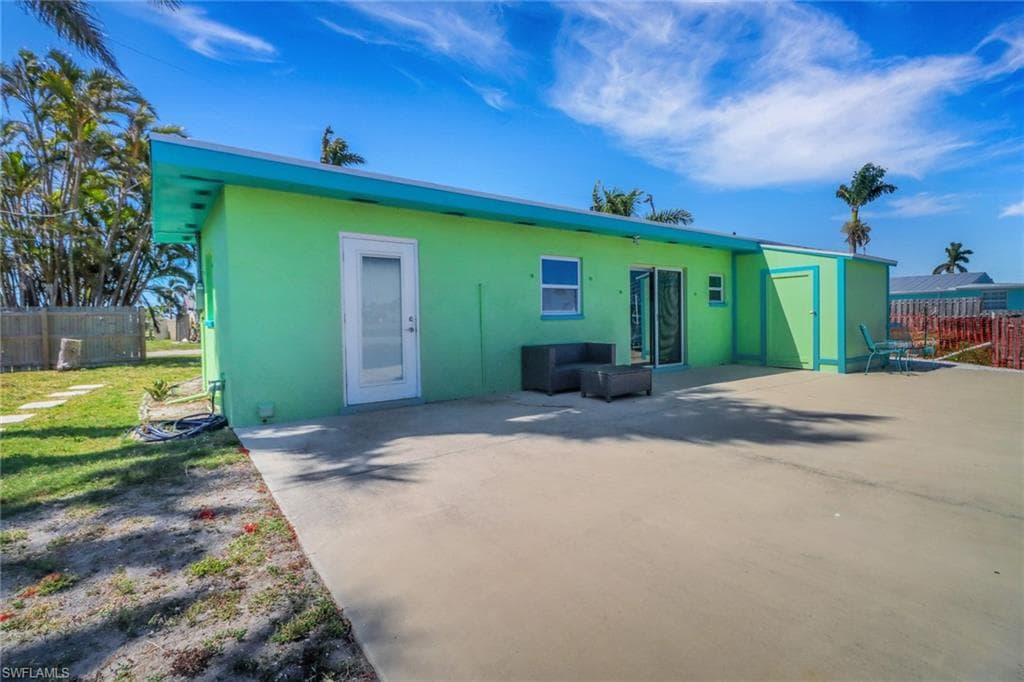 2567 Cay CV, MATLACHA FL 33993-3