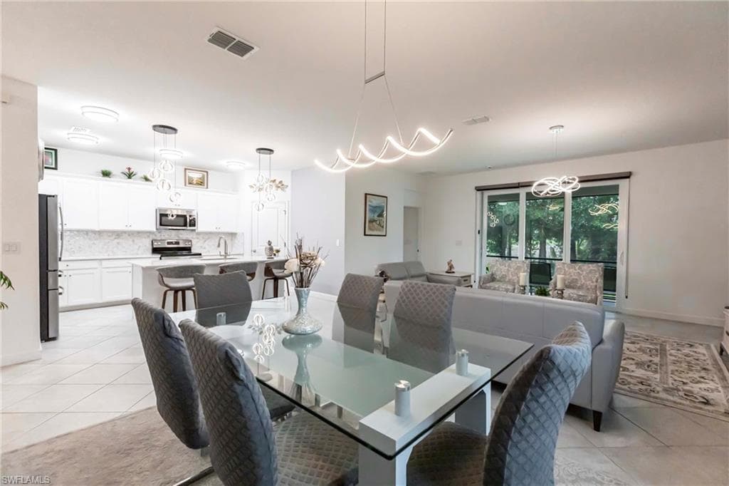 9128 Leatherwood LOOP, LEHIGH ACRES FL 33936-16