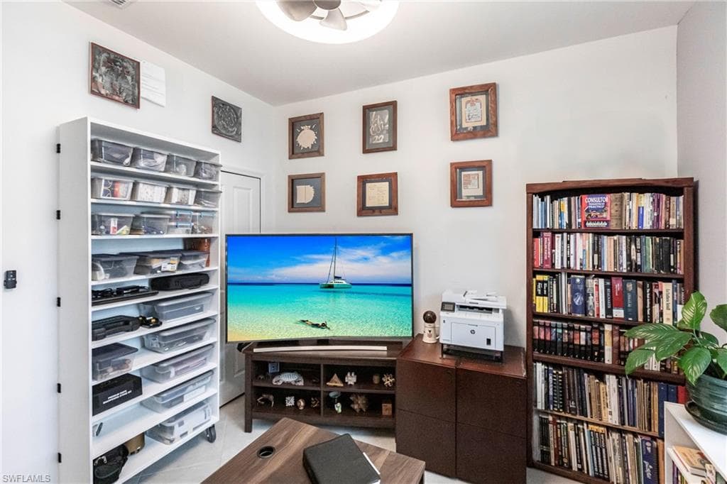 9128 Leatherwood LOOP, LEHIGH ACRES FL 33936-25