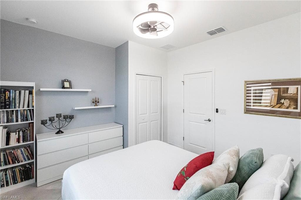 9128 Leatherwood LOOP, LEHIGH ACRES FL 33936-33