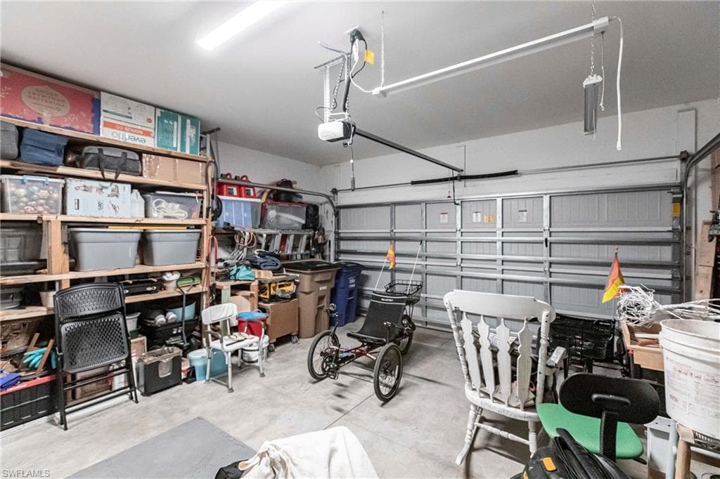 9128 Leatherwood LOOP, LEHIGH ACRES FL 33936-36