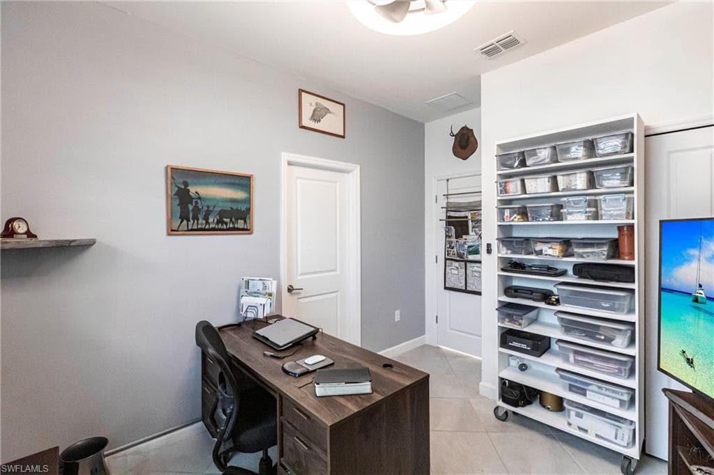 9128 Leatherwood LOOP, LEHIGH ACRES FL 33936-24