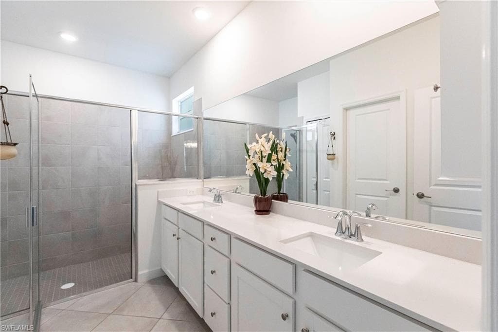 9128 Leatherwood LOOP, LEHIGH ACRES FL 33936-20