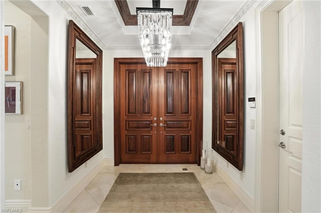 2892 Tiburon BLVD E, NAPLES FL 34109-5