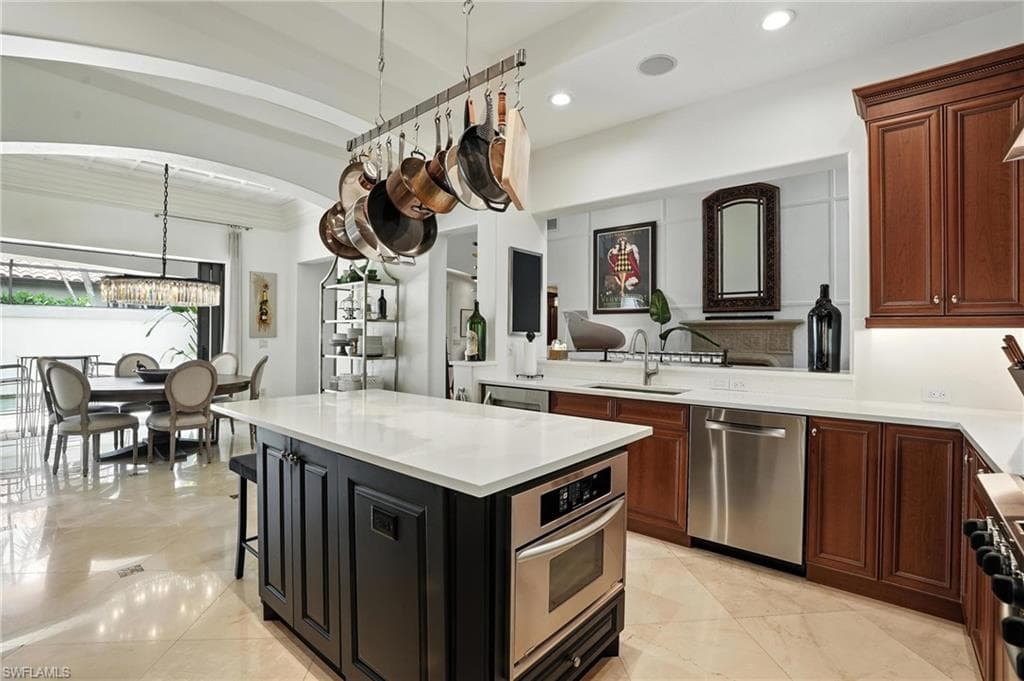 2892 Tiburon BLVD E, NAPLES FL 34109-11