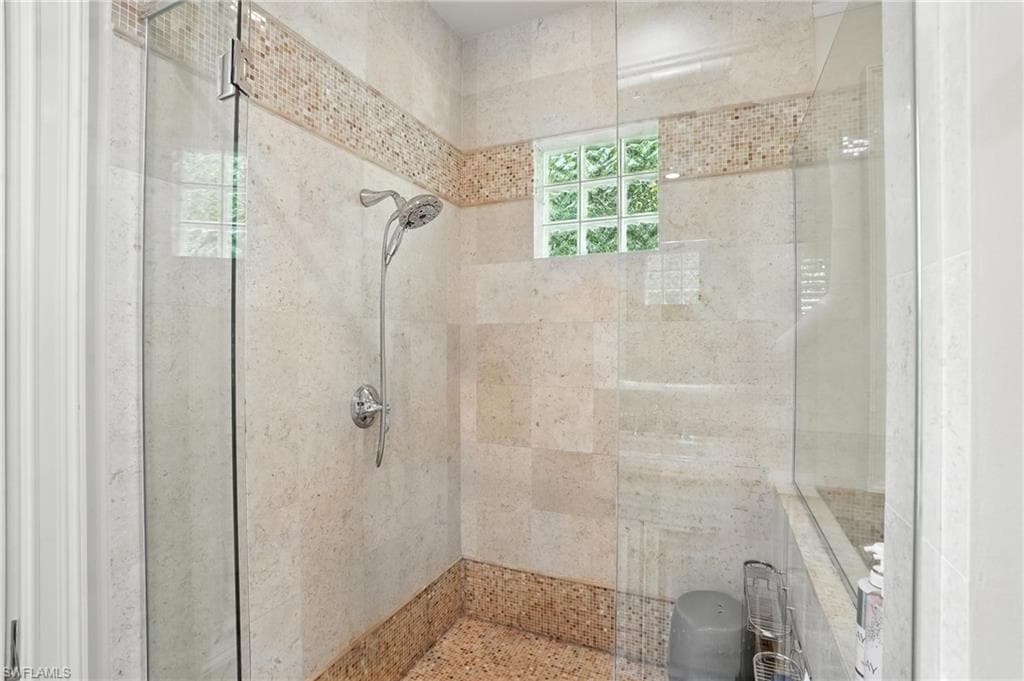 2892 Tiburon BLVD E, NAPLES FL 34109-25