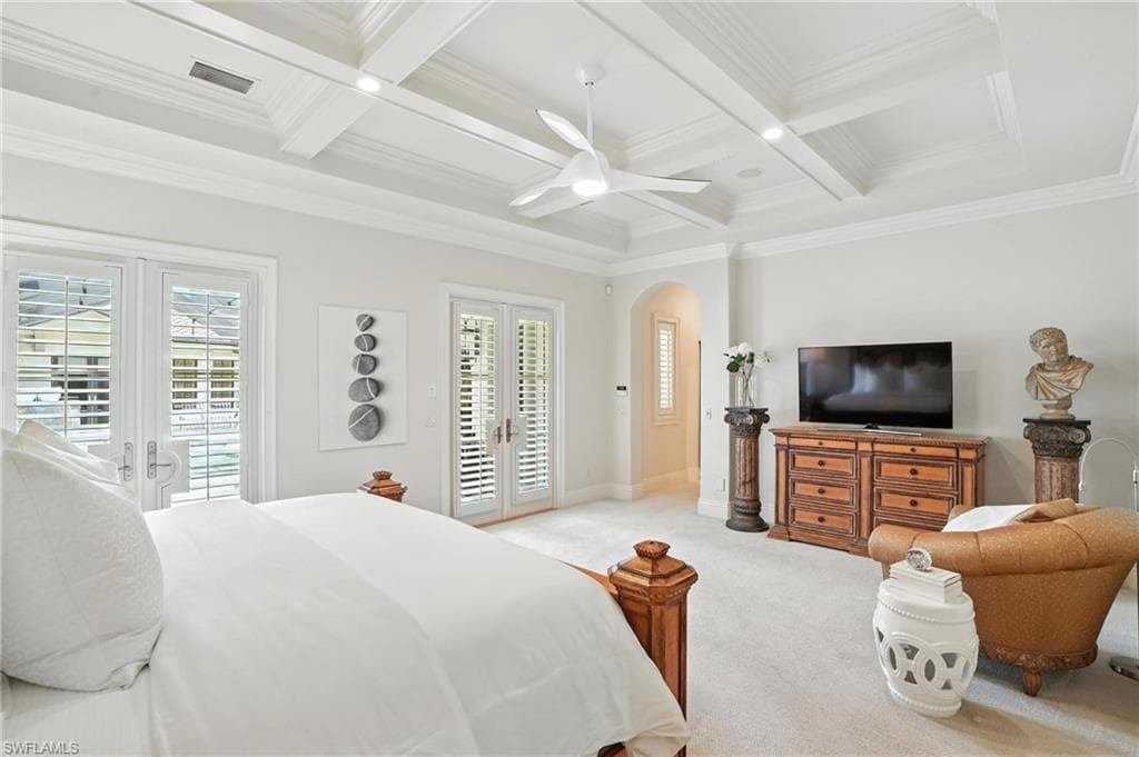2892 Tiburon BLVD E, NAPLES FL 34109-19