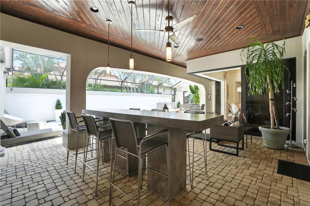 2892 Tiburon BLVD E, NAPLES FL 34109-37