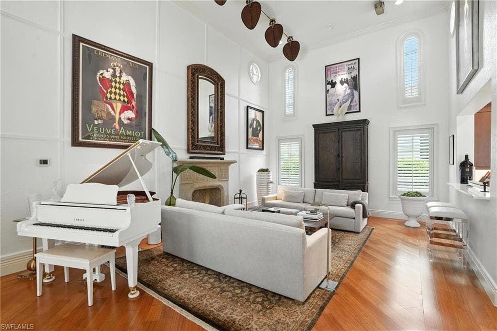 2892 Tiburon BLVD E, NAPLES FL 34109-7