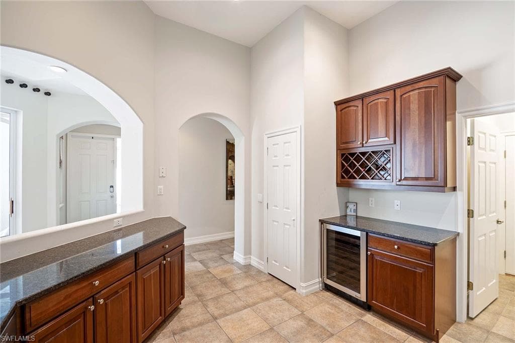 1821 Tarpon Bay DR S, NAPLES FL 34119-15