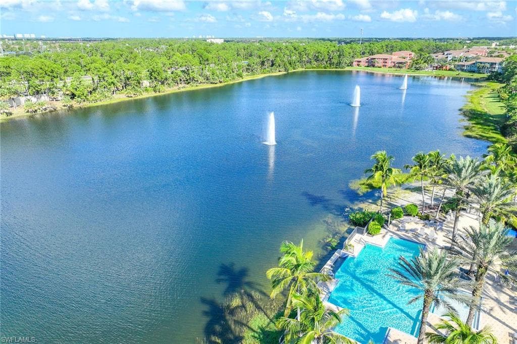 1821 Tarpon Bay DR S, NAPLES FL 34119-31