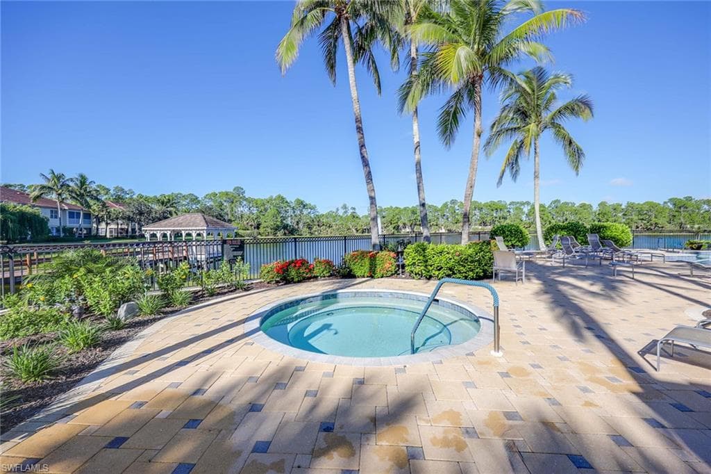 1821 Tarpon Bay DR S, NAPLES FL 34119-37