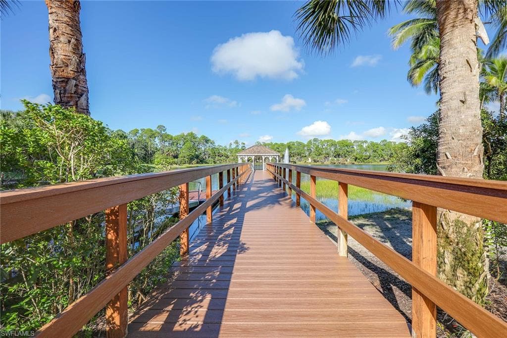 1821 Tarpon Bay DR S, NAPLES FL 34119-40