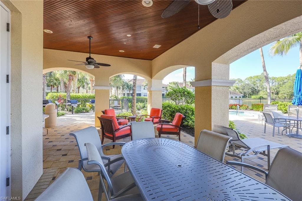 1821 Tarpon Bay DR S, NAPLES FL 34119-39