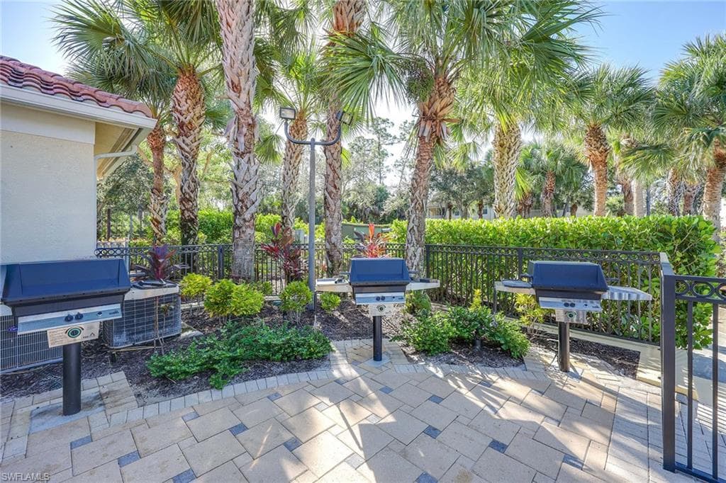 1821 Tarpon Bay DR S, NAPLES FL 34119-38