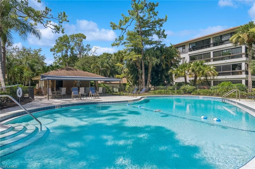 400 Wyndemere WAY # D102, NAPLES FL 34105-22