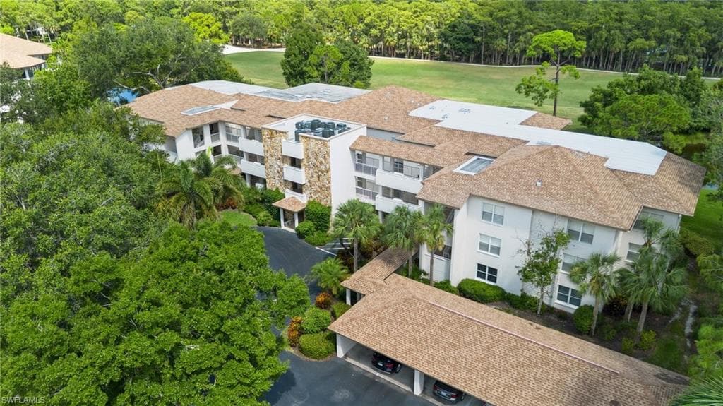 400 Wyndemere WAY # D102, NAPLES FL 34105-25