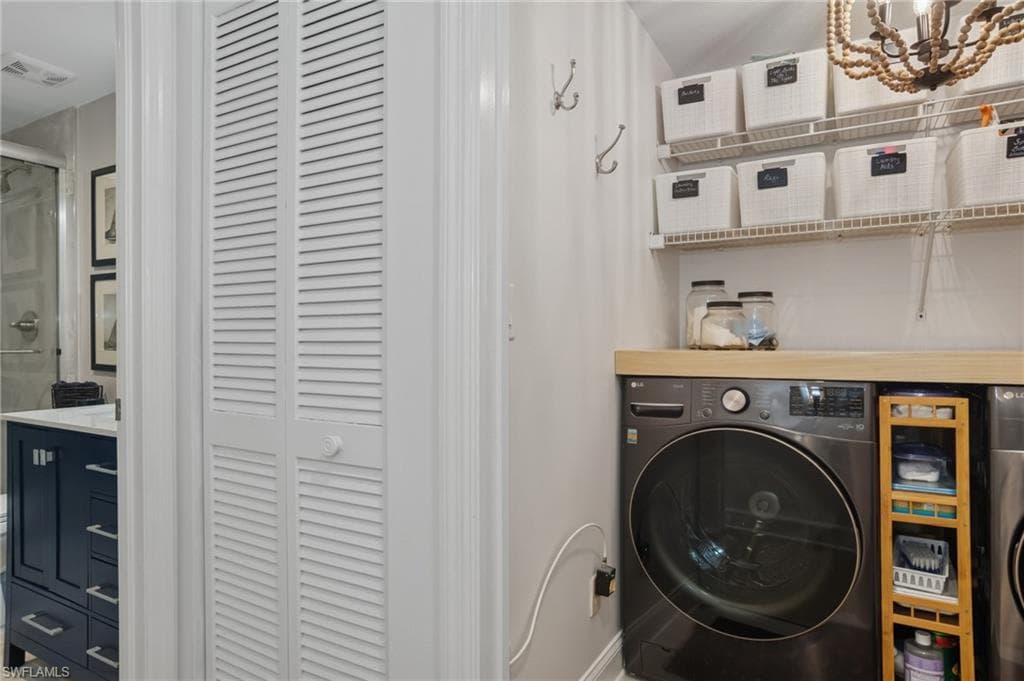 400 Wyndemere WAY # D102, NAPLES FL 34105-18