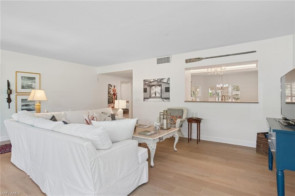 400 Wyndemere WAY # D102, NAPLES FL 34105-3