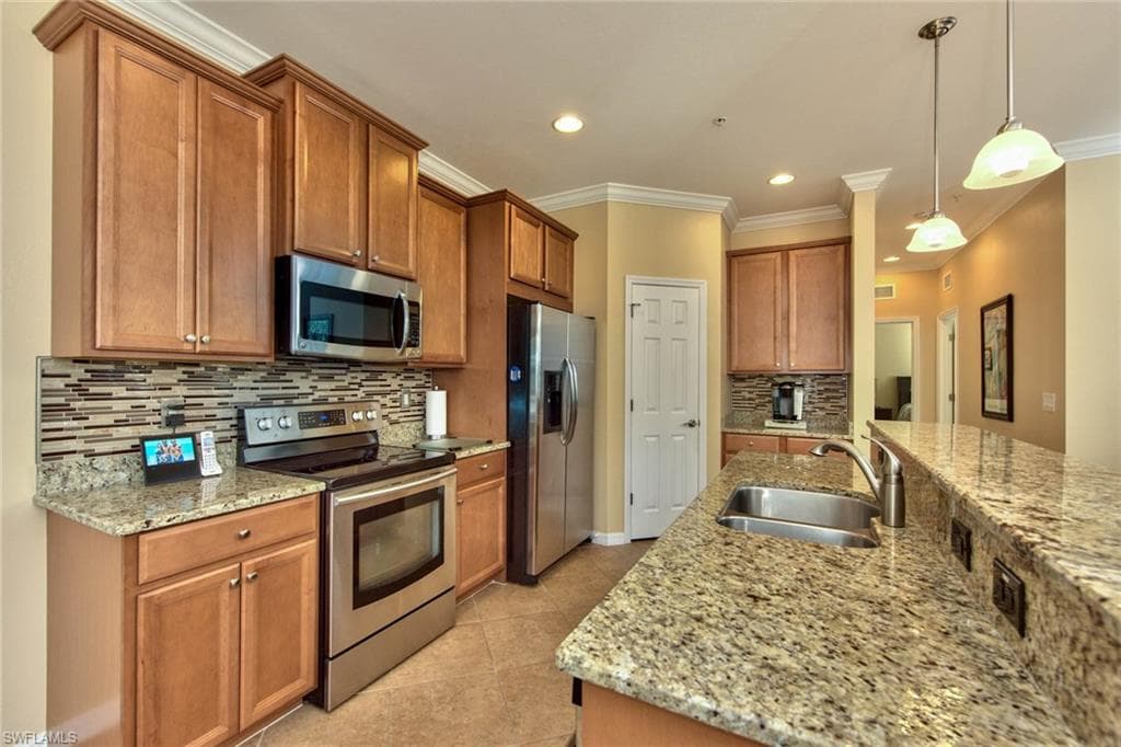 23430 Alamanda DR # 201, ESTERO FL 34135-2