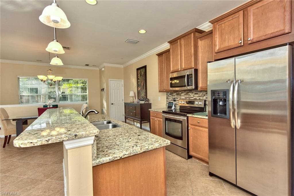 23430 Alamanda DR # 201, ESTERO FL 34135-3