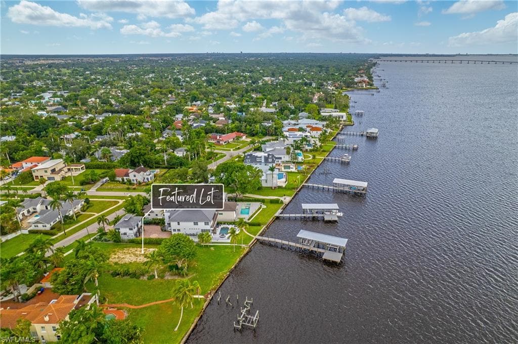 2904 Valencia WAY, FORT MYERS FL 33901-11