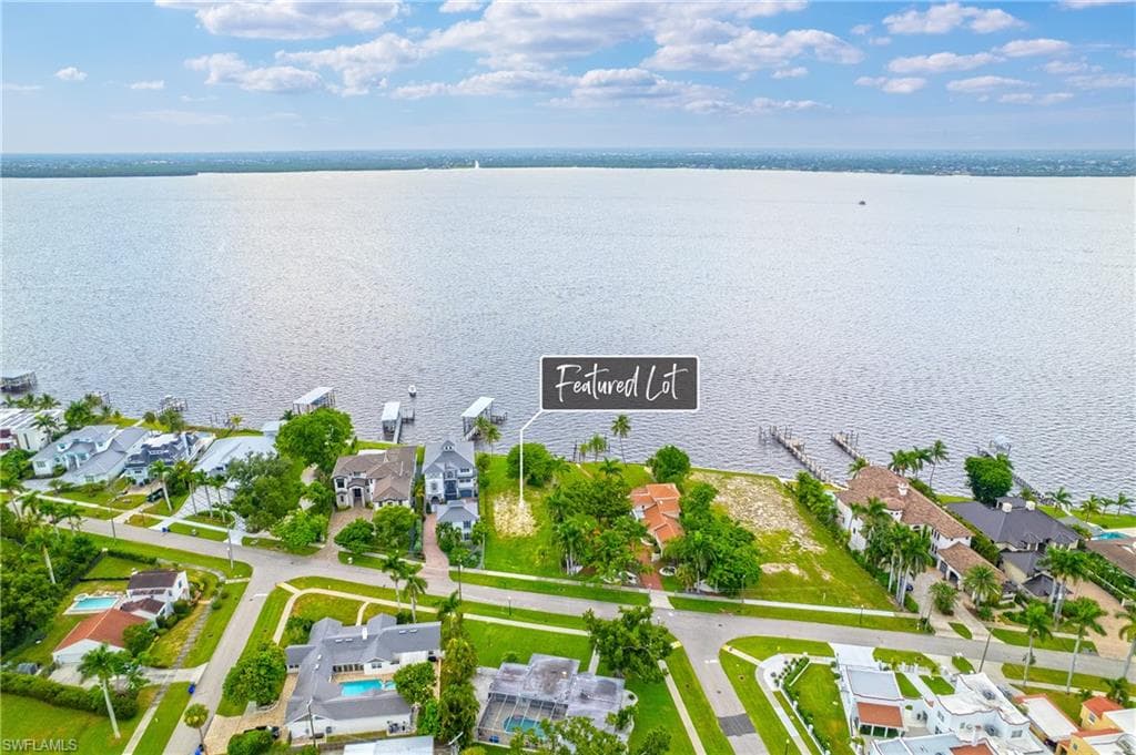 2904 Valencia WAY, FORT MYERS FL 33901-8