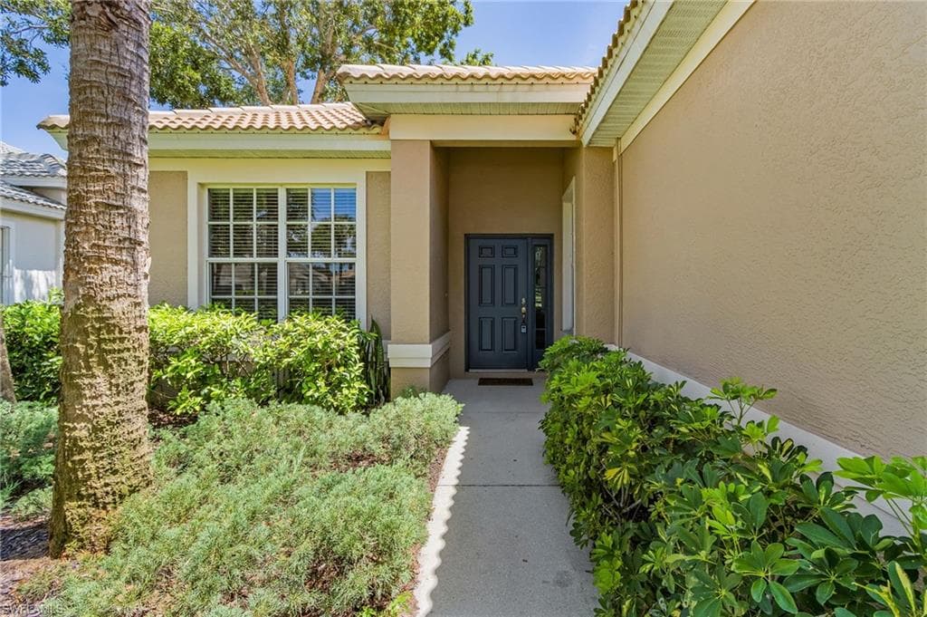 6835 Old Banyan WAY, NAPLES FL 34109-27