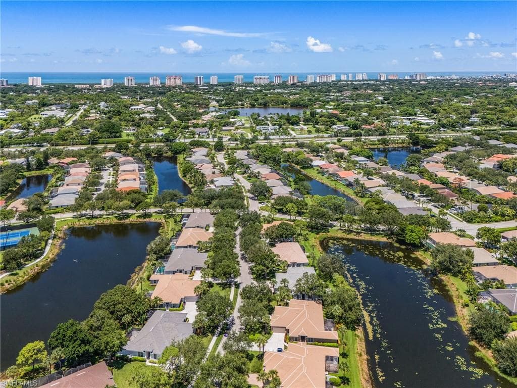 6835 Old Banyan WAY, NAPLES FL 34109-32