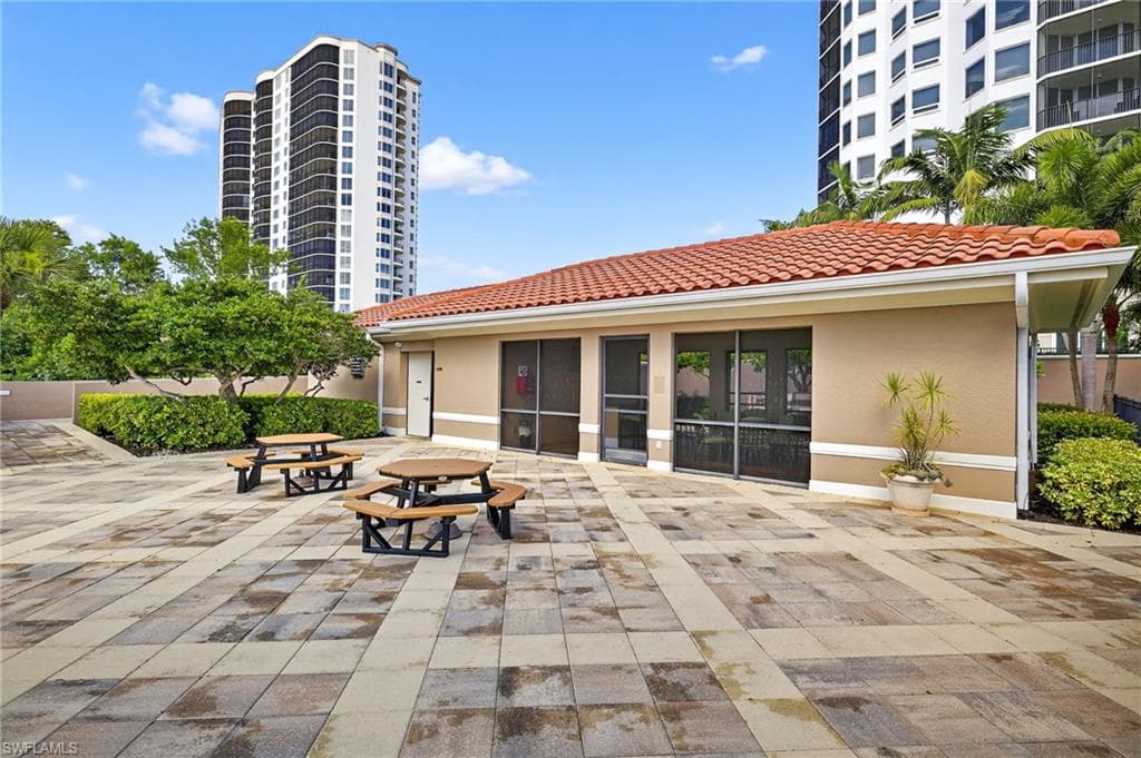 1060 Borghese LN # 702, NAPLES FL 34114-29