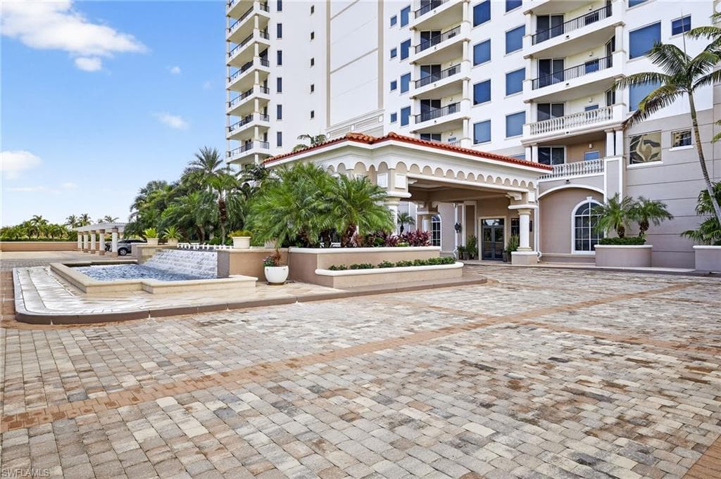 1060 Borghese LN # 702, NAPLES FL 34114-47