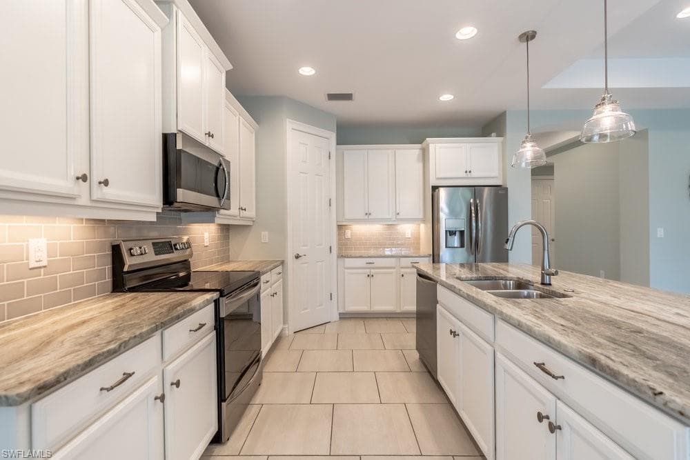 16374 Barclay CT, NAPLES FL 34110-6