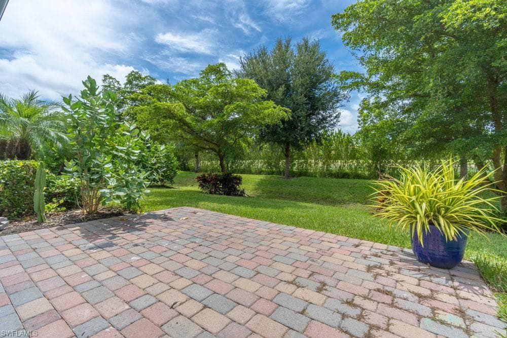 16374 Barclay CT, NAPLES FL 34110-19