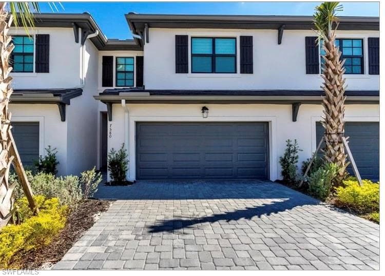7580 Carnegie WAY, NAPLES FL 34119-25