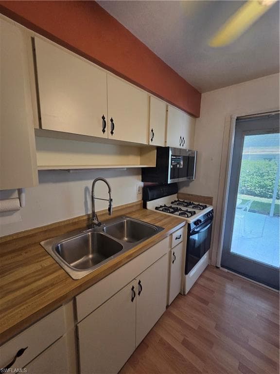 52 Heath Aster LN, LEHIGH ACRES FL 33936-9