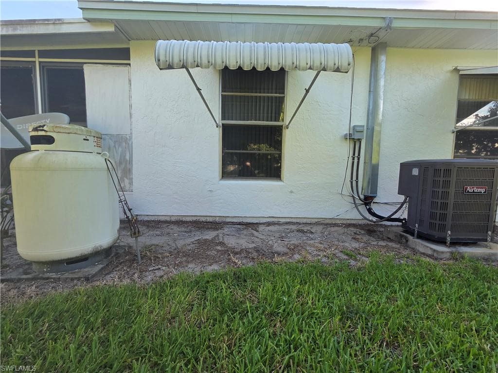 52 Heath Aster LN, LEHIGH ACRES FL 33936-34