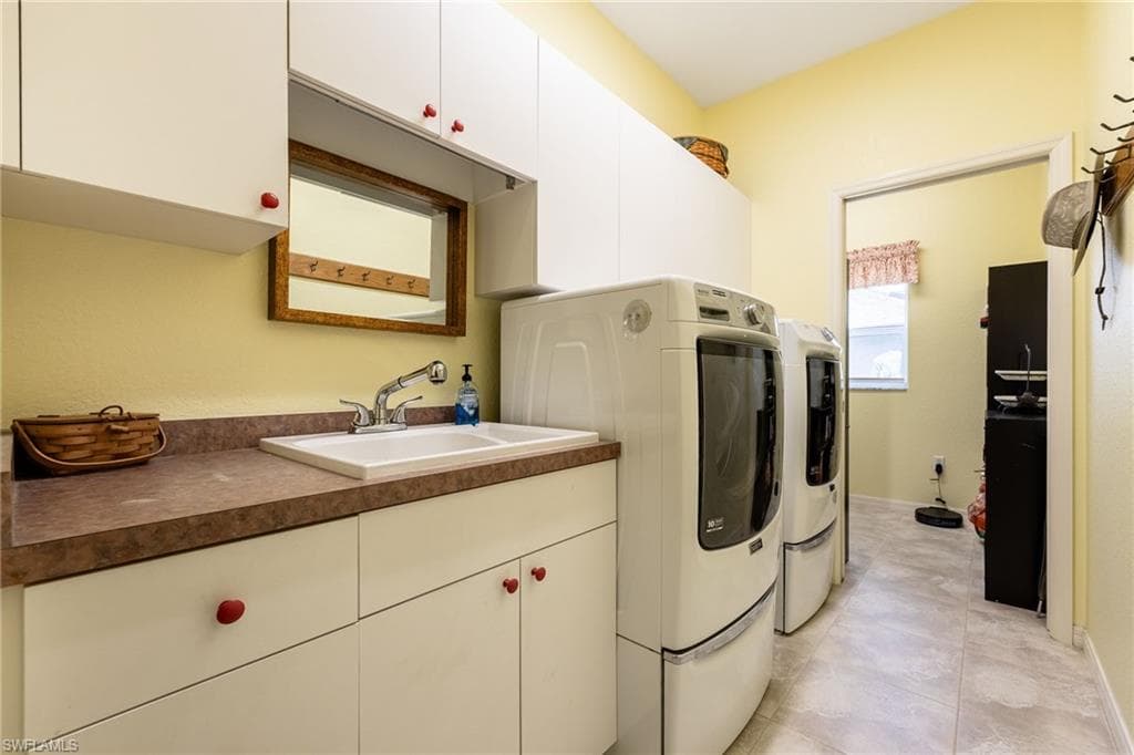 2335 Malaya CT, PUNTA GORDA FL 33983-27