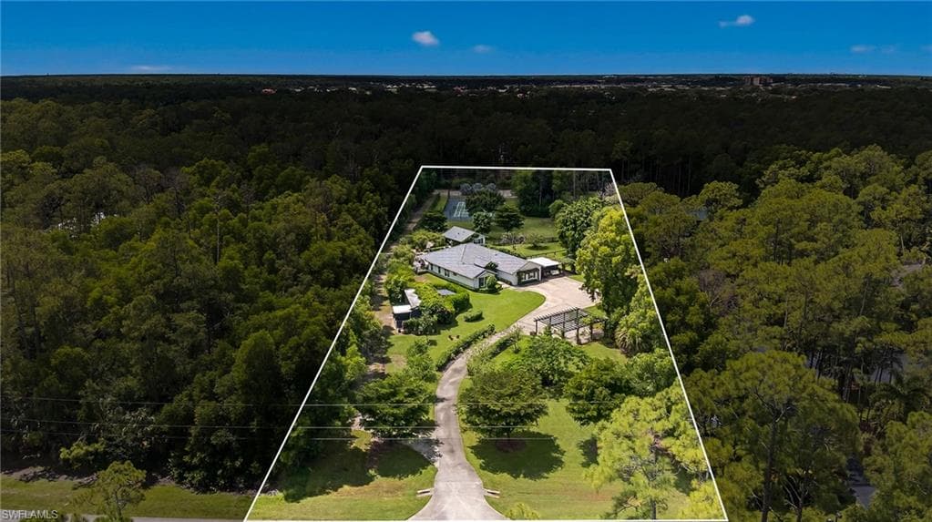 5840 Bur Oaks LN, NAPLES FL 34119-1