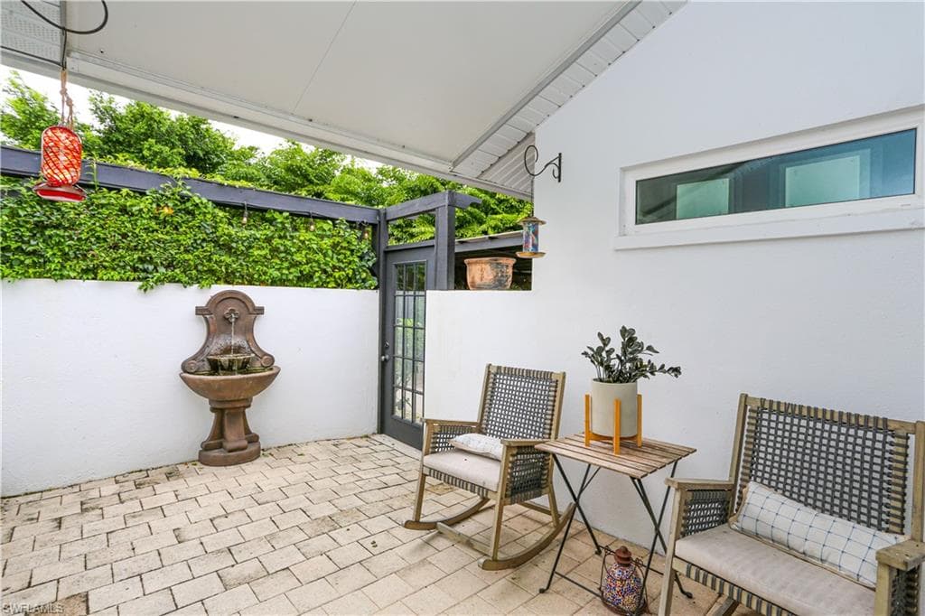 5840 Bur Oaks LN, NAPLES FL 34119-21