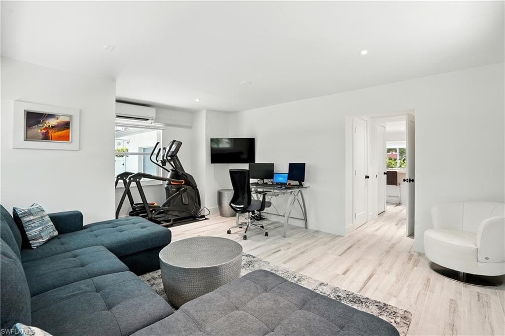 5 Glenview Manor DR, FORT MYERS BEACH FL 33931-16