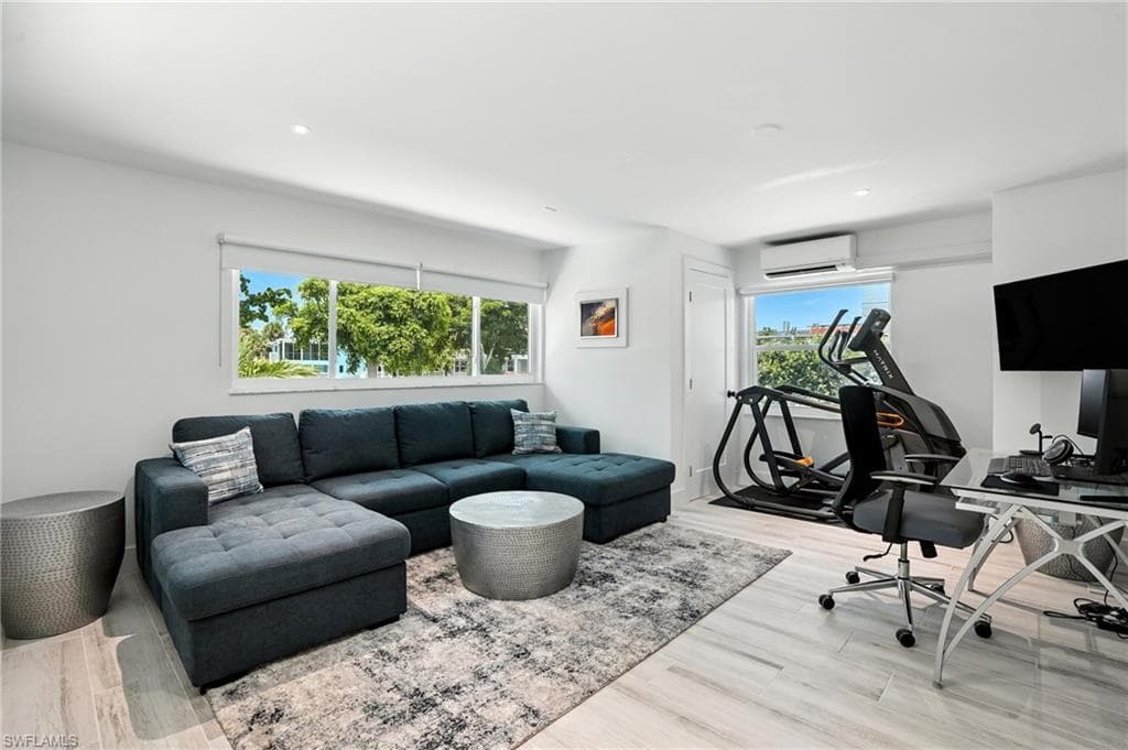 5 Glenview Manor DR, FORT MYERS BEACH FL 33931-15