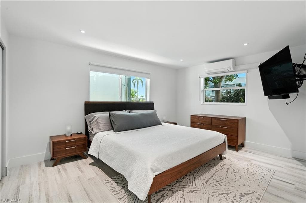 5 Glenview Manor DR, FORT MYERS BEACH FL 33931-25