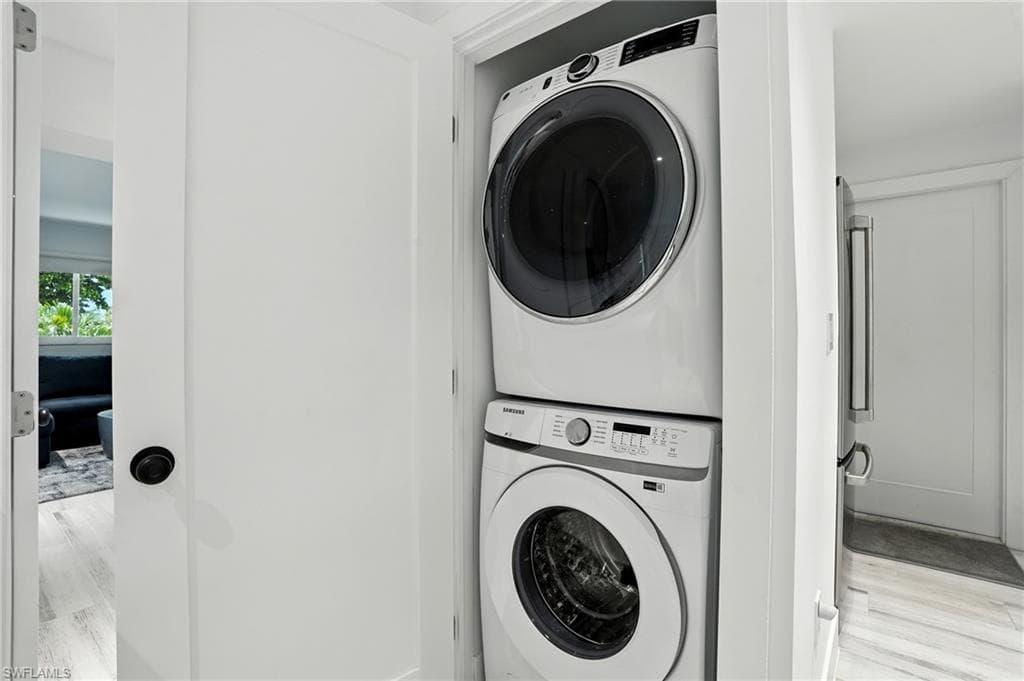 5 Glenview Manor DR, FORT MYERS BEACH FL 33931-31