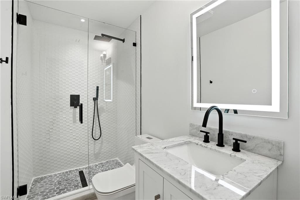 5 Glenview Manor DR, FORT MYERS BEACH FL 33931-18